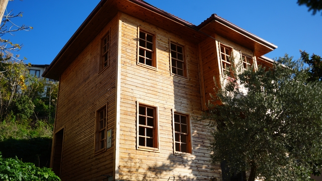Yeşilçam efsanesinin evi "yılan hikayesine" döndü