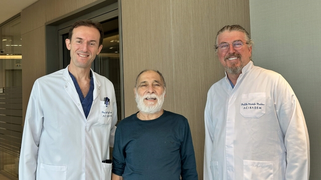 Aort damarı yırtılan Libyalı hasta, İzmir'de kapalı yöntemle tedavi edildi