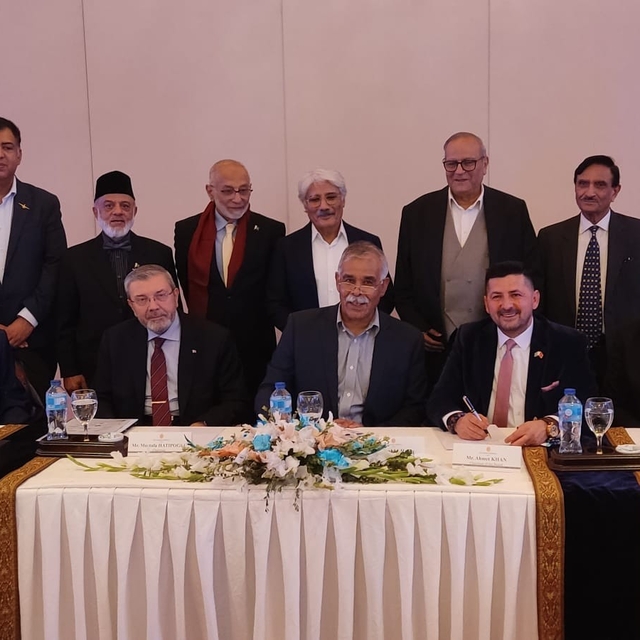 Türkiye-Pakistan kardeşliği savunma ve havacılıkta güçleniyor
Türkiye Pakis...