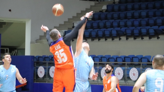 Hakkâri'de kurumlar arası basketbol heyecanı başladı