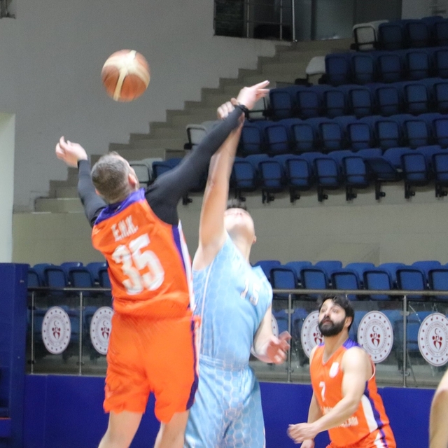 Hakkâri'de kurumlar arası basketbol heyecanı başladı