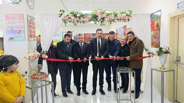 Şarkışla'da "Yerli Malı Haftası" kapsamında sergi açıldı