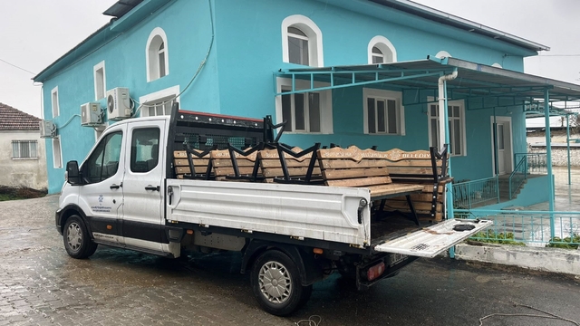 Büyükşehir, mahallelinin 'bank' talebini geri çevirmedi
Muhtar Kıroğlan'dan Başkan Çerçioğlu'na teşekkür