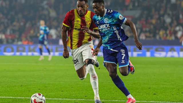 Veysel Bilen: "Musaba'dan gitmek istediğine dair bir talep gelmedi"
Samsunspor Başkan Vekili Veysel Bilen:
"Sözleşmesinde serbest kalma maddesi var"
Fuat Çapa: "Musaba konusunda bize gelen resmi bir şey yok"