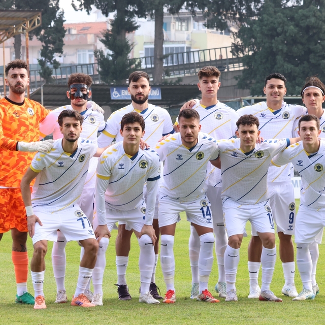 Menemen FK, devreye play-off hattının gerisinde girdi