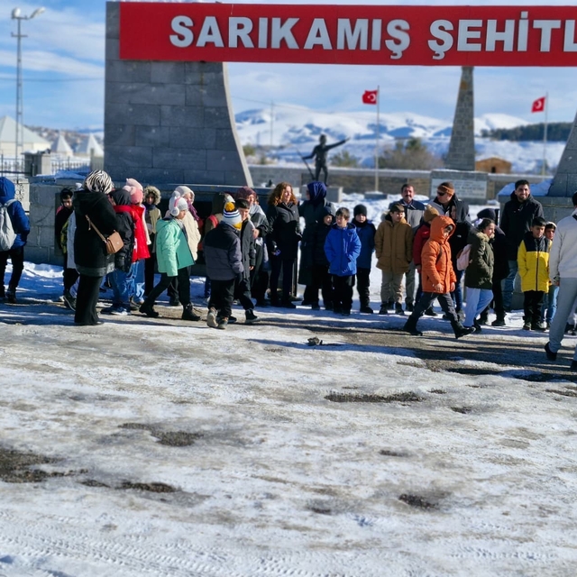 Başöğretmen İlkokulu Öğrencileri Sarıkamış Şehitlerini unutmadı