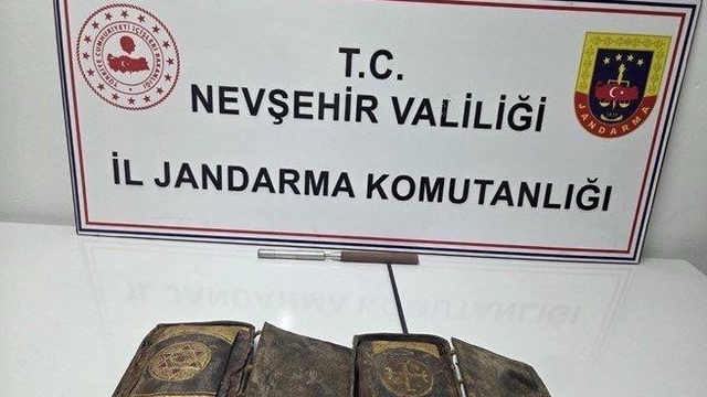Nevşehir'de tarihi eser niteliği taşıdığı değerlendirilen 2 Tevrat ele geçirildi