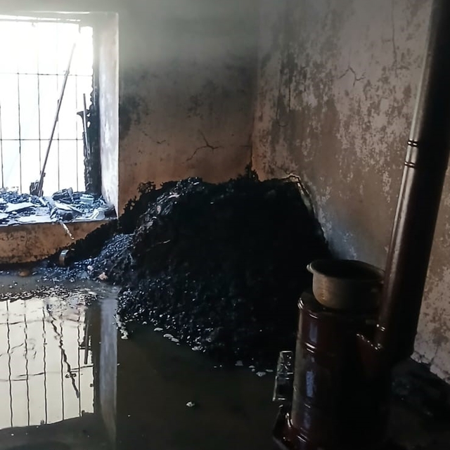 Batman'da sobadan çıkan kıvılcımlar evi küle çevirdi