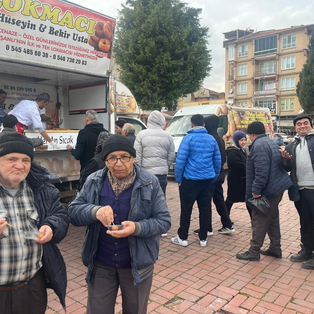 Tavşanlı protokolü ve vatandaşlar lokma etkinliğinde buluştu