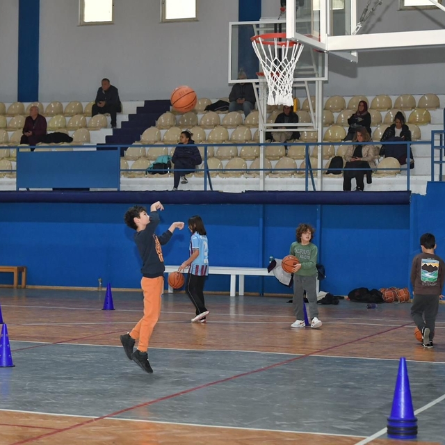 İsmet Selekler Spor Kompleksi'nde kurslar başladı