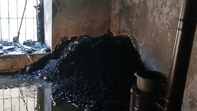 Batman'da sobadan çıkan kıvılcımlar evi küle çevirdi