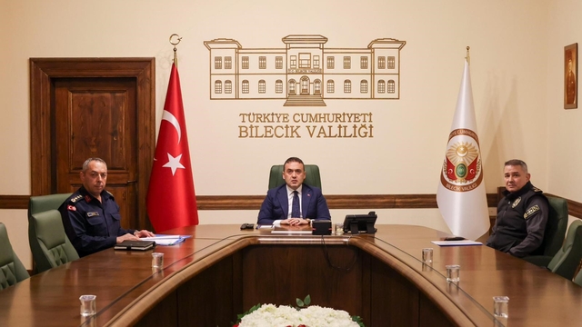 Vali Sözer, Yeni Yıl Tedbirlerine İlişkin Hazırlık ve Koordinasyon Toplantısı'na katıldı