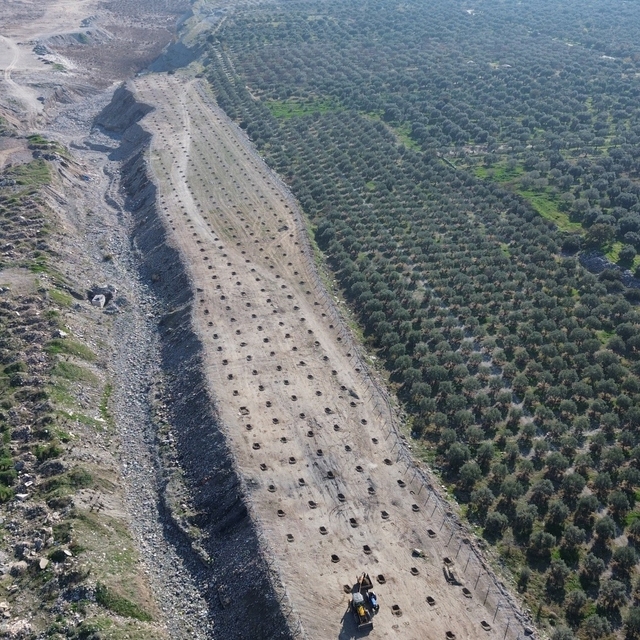 Buharkent'te İlek Bahçesi Projesi'nde altyapı çalışmaları sürüyor