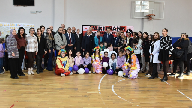 Artvin'de özel eğitim öğrencileri kardeş okul buluşmasında bir araya geldi