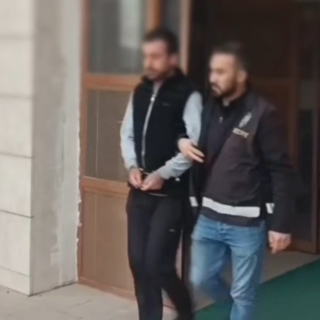 İş yerinden cep telefonu çalan şüpheli yakalandı