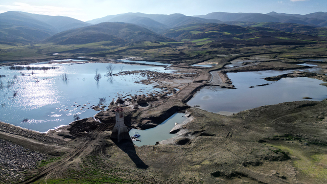 Tekirdağ'da Naip Barajı'ndan su alımı geçici olarak durduruldu