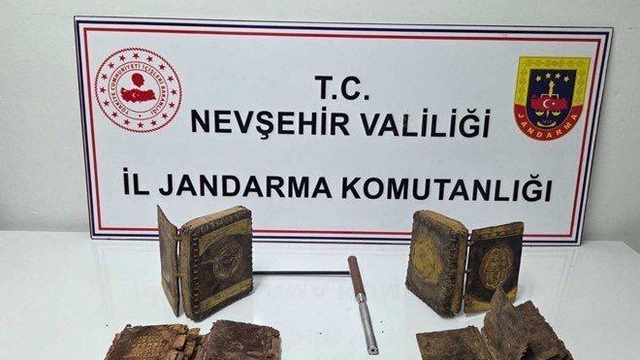 Nevşehir'de tarihi eser operasyonunda iki Tevrat ele geçirildi
