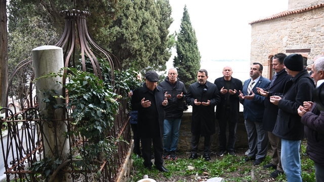 Çanakkale'de 124 yıl sonra Necip Paşa'nın kabrine ulaşıldı