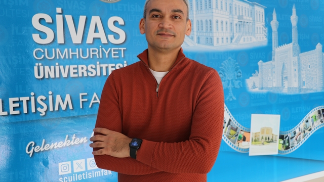 Meşhur aktörlerin yerini avatarlar ve influencerlar alıyor.
Doç. Dr. Ömer Aydınlıoğlu meşhur aktörlerin yerini alan avatarlar ve influencerlar ile yaşanabilecek bir sorunun ciddi sonuçlar doğurabileceğini ifade etti