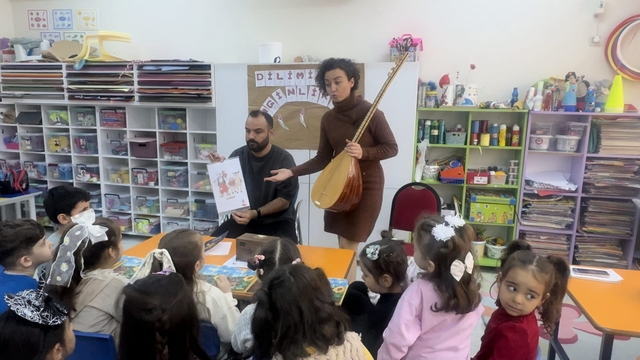 Minik yürekler dilin ve kültürün izinde
Akşemseddin Ortaokulu'nda 'Dilimizin Zenginlikleri' projesi kapsamında yazar-çocuk buluşması gerçekleştirildi