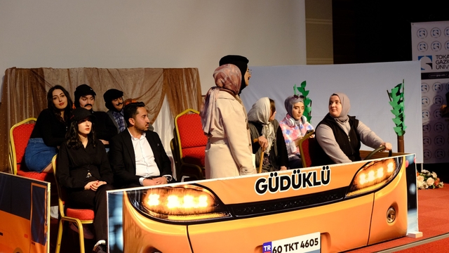 TOGÜ'de "Evden İşe Gidene Kadar" tiyatro oyunu sahnelendi