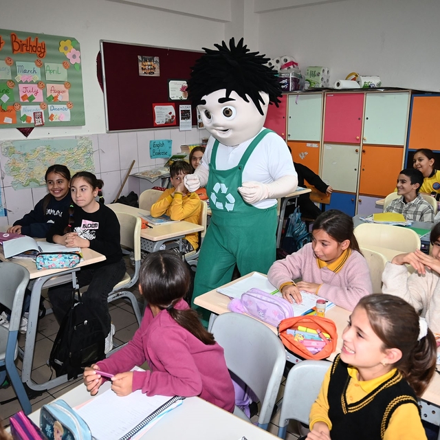 Çevre Dedektifi maskot Kerem iş başında