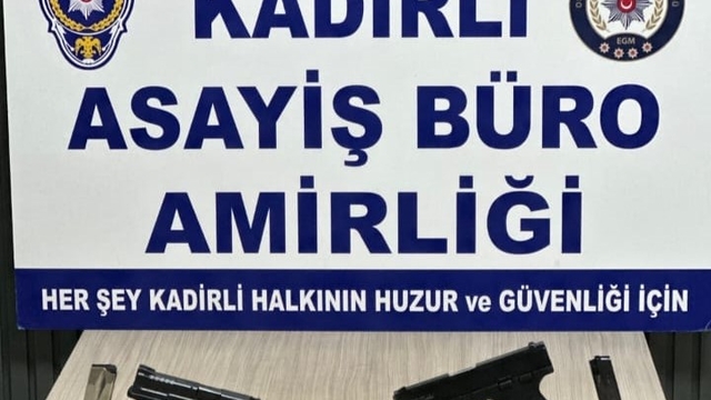 Osmaniye'de asayiş uygulamasında yakalanan firari 19 zanlıdan 10'u tutuklandı
