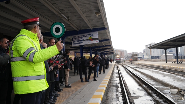 Doğu Ekspresi Erzurum'da mola verdi