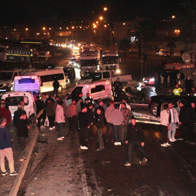 Cizre'deki vinç kazasının görüntüleri ortaya çıktı: Şoför kaza öncesi araçt...