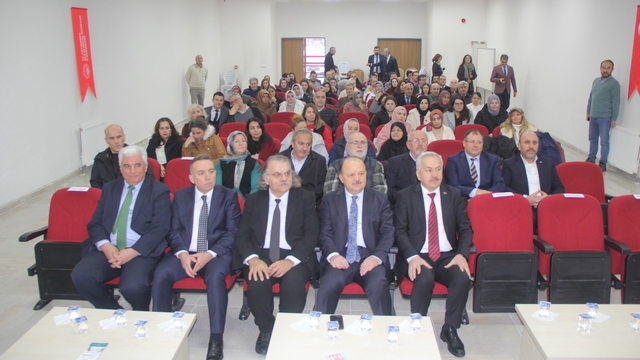 Kastamonu'da 222 kişiye, 33 milyon 300 bin lira evlilik kredisi desteği
Erol Erdoğan: "1990'lı yıllarda verilen bağımlılıktan kurtulma dersleri, gençlerin merakını cezbetti"