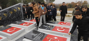 Edirne'de yenilenen 'Eğitim Şehitleri Anıtı' törenle açıldı