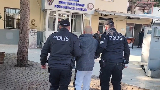 İzmir'de aranan 2 şüpheli kıskıvrak yakalandı