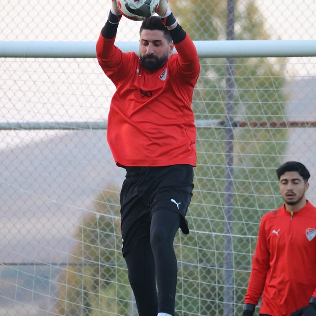 Elazığspor'da kaleci Muammer'e kulüp bulması için izin verildi