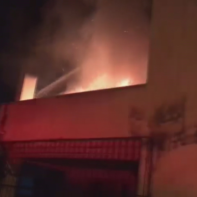 Hatay'da müstakil ev alevlere teslim oldu