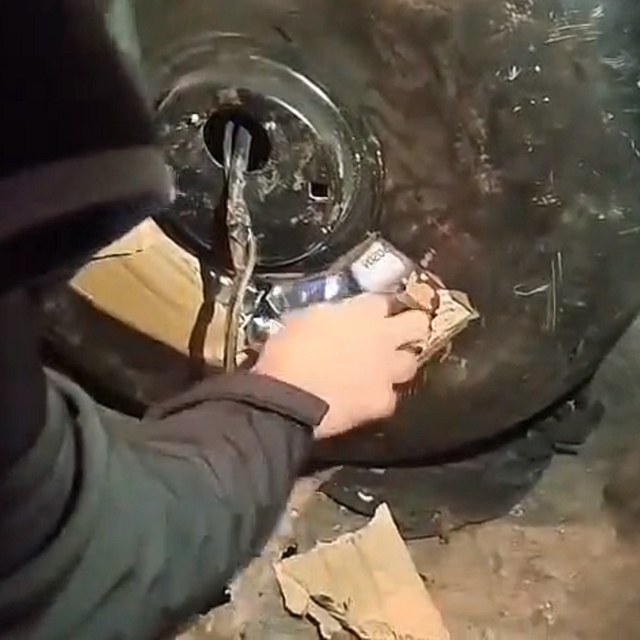 Hatay'da kaçakçılık operasyonu: Otomobilin her yerinden telefon ve elektron...