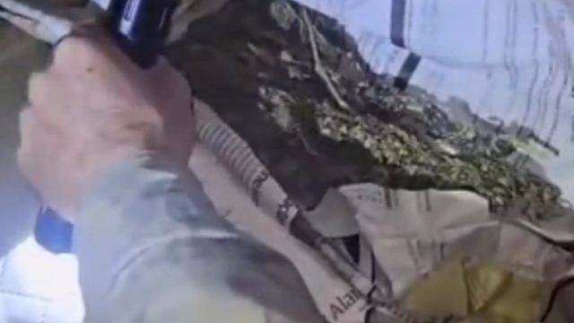 Evdeki eşyaların içinden uyuşturucu çıktı