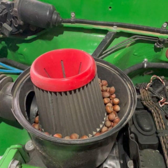 Off-road aracının hava filtresine giren sincaptan fındık sürprizi
Gümüşhane...