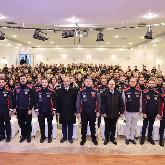 Karaburun'dan "Okul Polisi" zirvesi