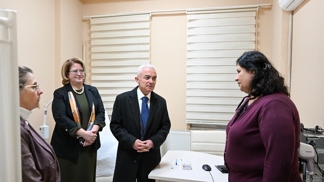 Kırklareli Valisi Turan, hastanede incelemede bulundu