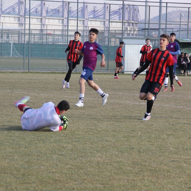Afyon'da Gelişim Ligi maçına verilen saha tepkilere neden oldu