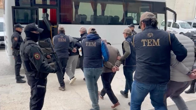 Kırşehir'de terör örgütü DEAŞ'a yönelik operasyonda 10 zanlı tutuklandı