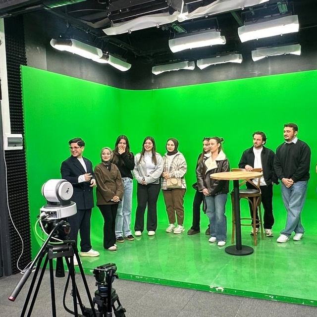 Öğrenciler program yapımını stüdyoda deneyimliyor