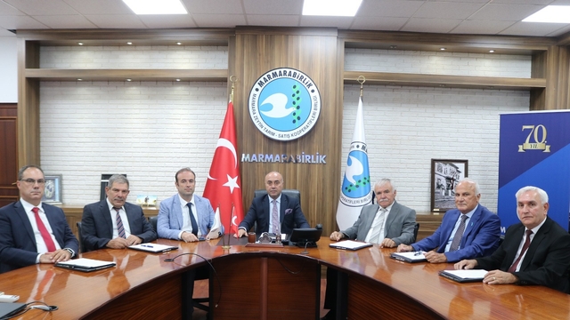 Marmarabirlik'ten üreticisine müjde
Marmarabirlik uzunca bir aradan sonra ortaklarına gübre dağıtacak.
Marmarabirlik ortaklarına, üretim girdileri temini için 1 milyar 200 milyon TL'lik ayni kredi limiti tahsis edecek.