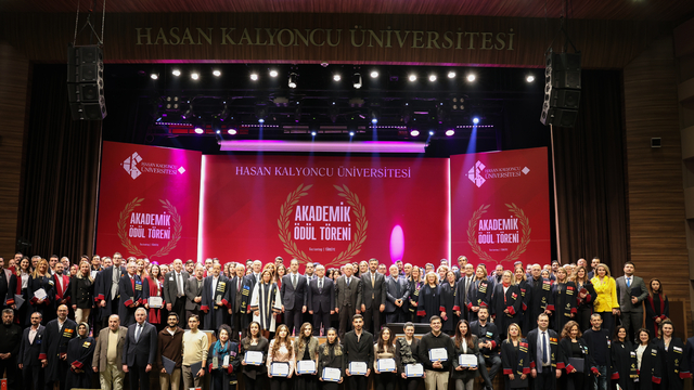 Hasan Kalyoncu Üniversitesi'nde 'Akademik Ödül Töreni' gerçekleştirildi