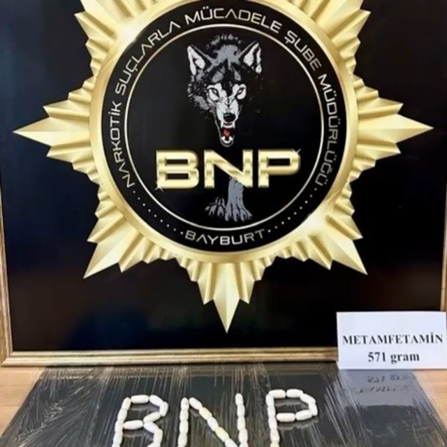 Bayburt'ta uyuşturucu operasyonu: İranlı şahsın mide ve bağırsağında 571 gr...