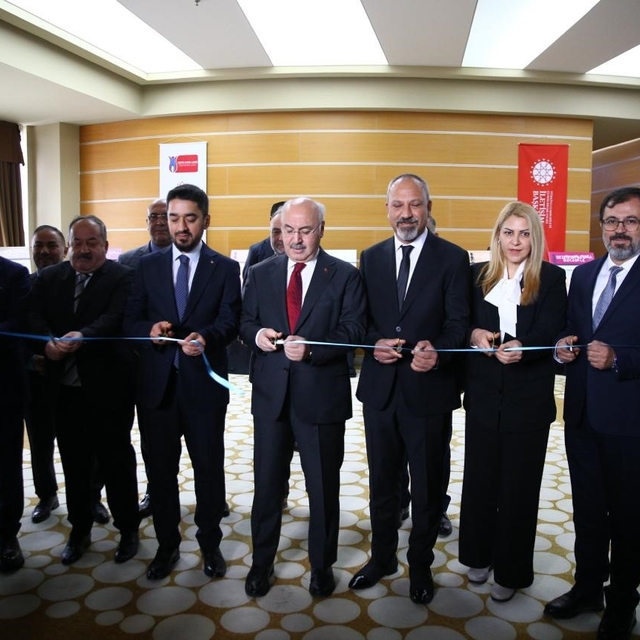 Dijital Dünyada Güvenli Kalmak - Adana Zirvesi'nin açılışı gerçekleştirildi