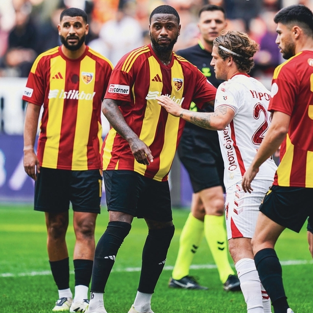 Kayserispor'a 17 maçta 42 sarı kart ve 2 kırmızı kart çıktı