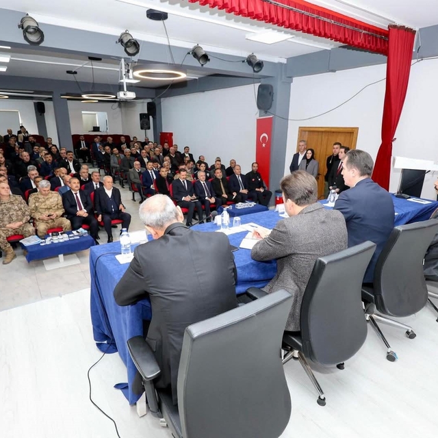 Güroymak'ta "İlçe Koordinasyon, İstişare ve Muhtarlar Toplantısı" düzenlend...