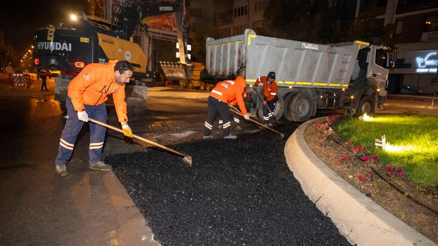 Mersin'de asfalt mesaisi geceye taşındı