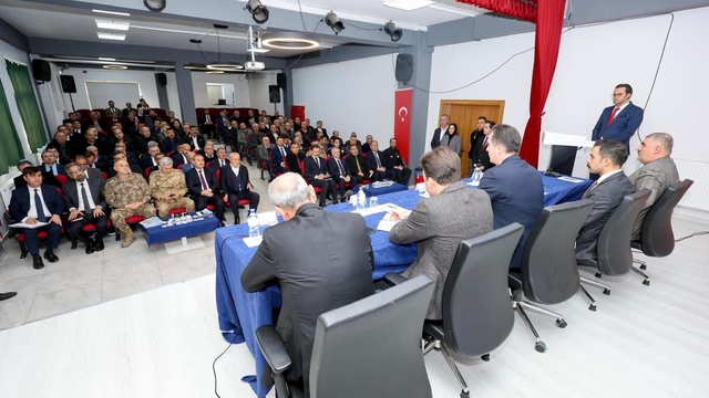 Güroymak'ta "İlçe Koordinasyon, İstişare ve Muhtarlar Toplantısı" düzenlendi